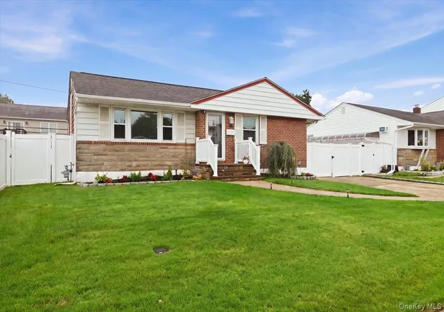 Photo 1 of Sale Pending at 16 Buckner Ave, Oyster Bay, NY 11801 | MLS# 998872 | Listing updated on 2026-08-03