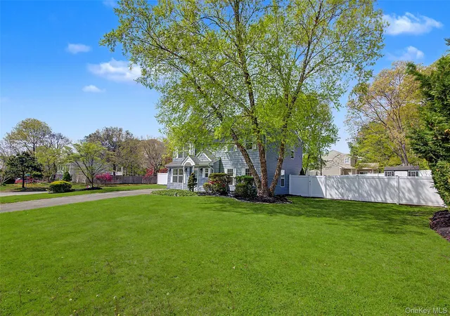 3rd image of 6 Lyons Ln, Brookhaven, NY 11727 | MLS# 998904