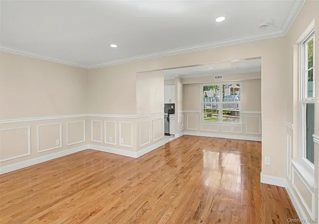 5th image of 6 Lyons Ln, Brookhaven, NY 11727 | MLS# 998904