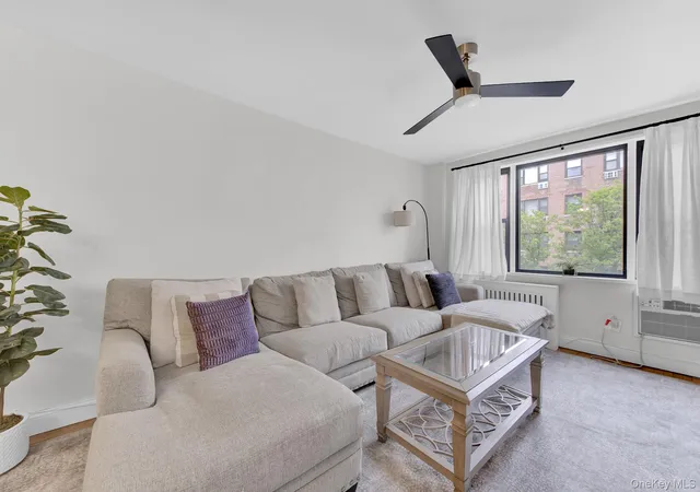 3rd image of 3 Birchwood Ct #3H, Mineola, NY 11501 | MLS# 998916