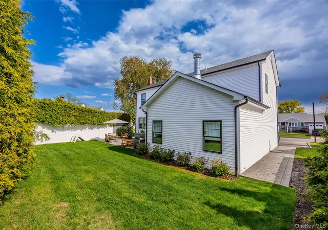 4th image of 8 Piper Pl, Oyster Bay, NY 11804 | MLS# 998955
