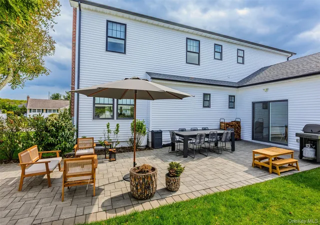 5th image of 8 Piper Pl, Oyster Bay, NY 11804 | MLS# 998955