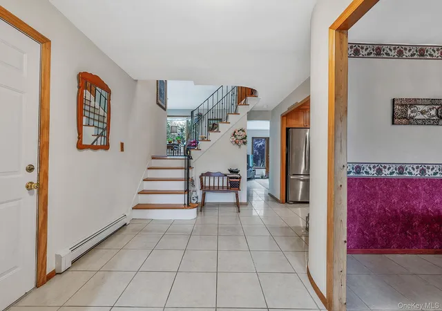 4th image of 28 Manchester Blvd, Babylon, NY 11798 | MLS# 998961