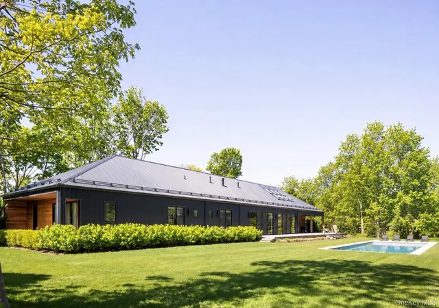 Photo 3 of Single family home for sale at 1895 Pequash Ave, Southold, NY 11935 | MLS# 998965 | Listing updated on 2026-10-08