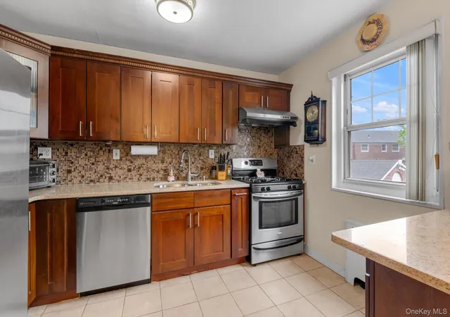 Homes for sale in New York, NY | 255-14 61St Avenue #3-911, New York, NY 11362 | MLS# 998967