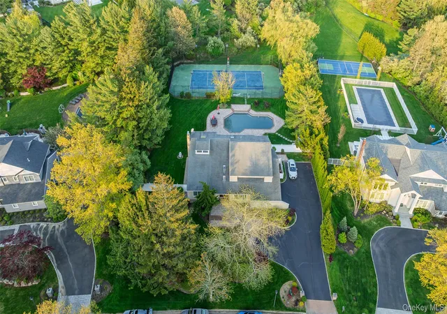 5th image of 16 Cabriolet Ln, Melville, NY 11747 | MLS# 998983