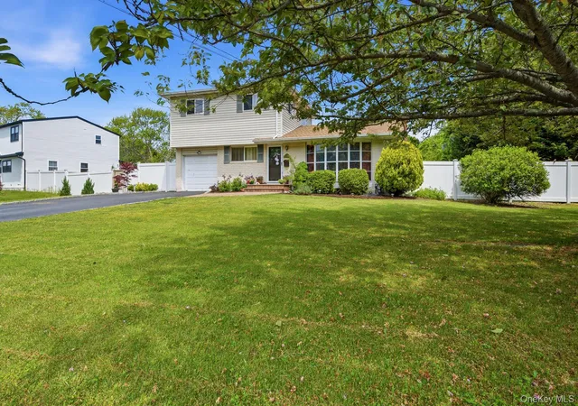 2nd image of Riverdale 23, Islip, NY 11769 | MLS# 998996