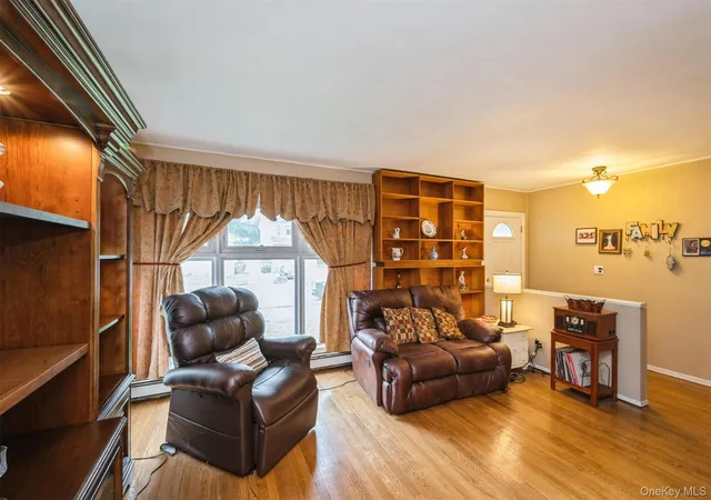 4th image of 361 Spruce Ln, Hempstead, NY 11554 | MLS# 999022