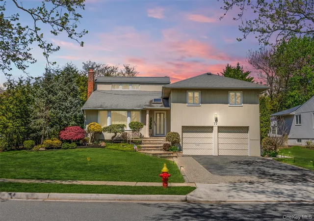 2nd image of 77 Lake Dr, New Hyde Park, NY 11040 | MLS# 999031