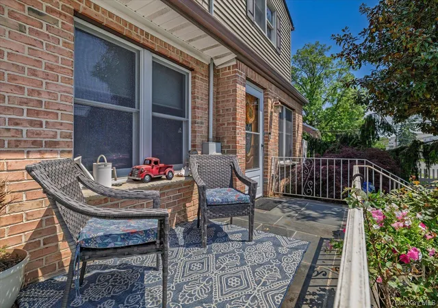3rd image of 212 Gordon Ave, North Hempstead, NY 11590 | MLS# 999055