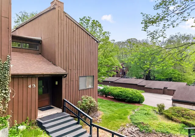 2nd image of 43 Redwood Dr, Highland Mills, NY 10930 | MLS# 999057