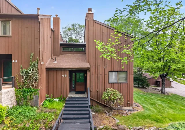 5th image of 43 Redwood Dr, Highland Mills, NY 10930 | MLS# 999057