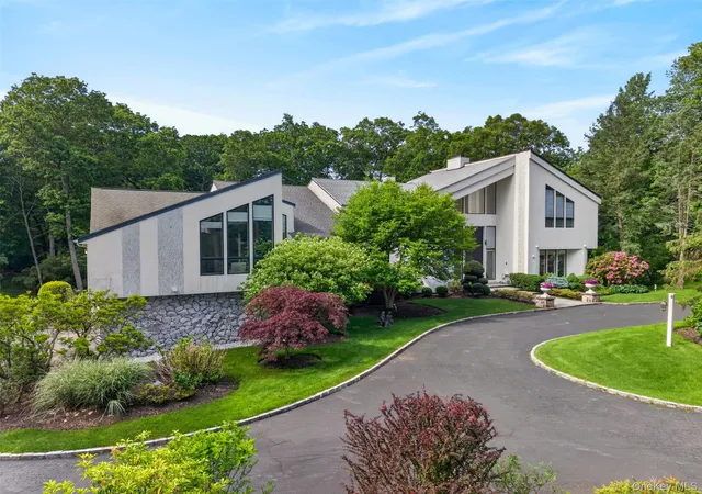 1st image of 80 Tall Oak Crescent, Oyster Bay, NY 11791 | MLS# 999082