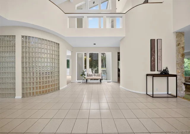4th image of 80 Tall Oak Crescent, Oyster Bay, NY 11791 | MLS# 999082