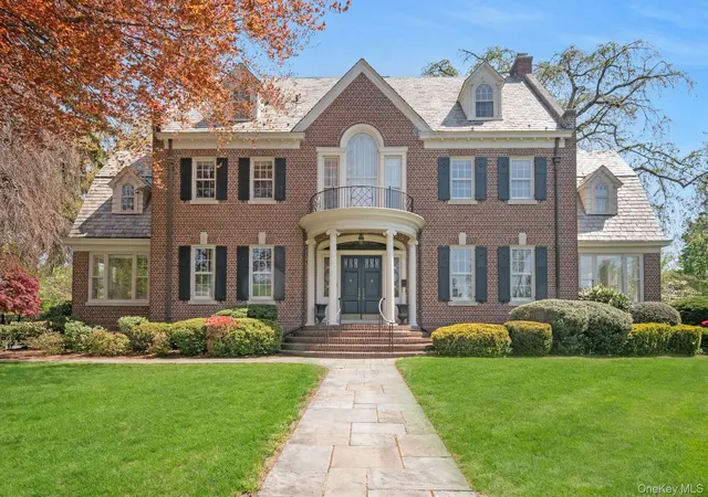 1st image of 7 Forest Cir, New Rochelle, NY 10804 | MLS# 999120