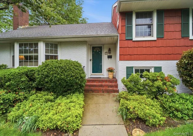 3rd image of 8 Prospect Ave, Garden City, NY 11530 | MLS# 999132