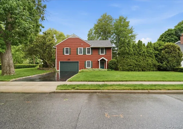 4th image of 8 Prospect Ave, Garden City, NY 11530 | MLS# 999132