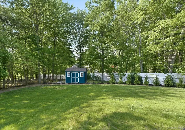 43rd image of 19 Quaker Hill Rd, Brookhaven, NY 11790 | MLS# 999147