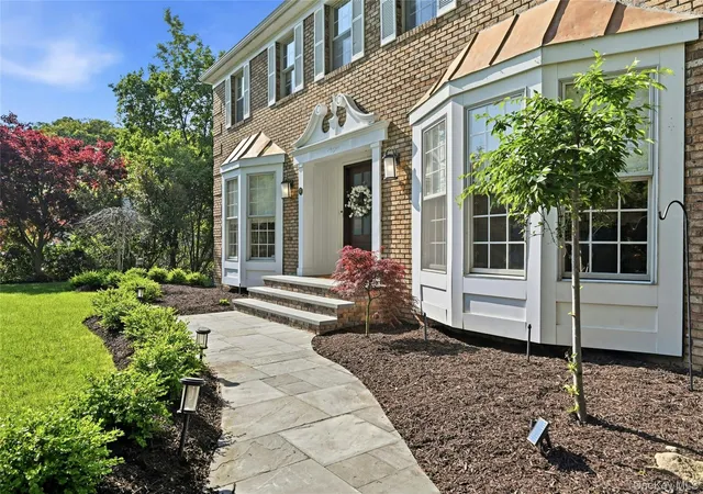 5th image of 19 Quaker Hill Rd, Brookhaven, NY 11790 | MLS# 999147