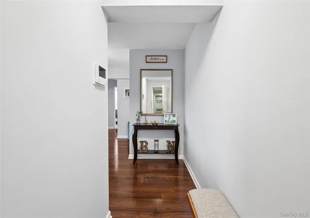 5th image of 101 Lincoln Ave, Mineola, NY 11030