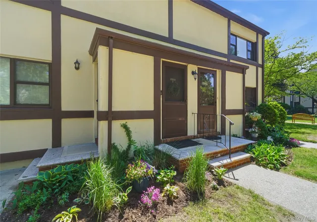 4th image of 286 Cherry Valley Ave #A2, Garden City, NY 11530 | MLS# 999149