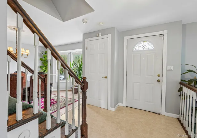 3rd image of 12 Buttermilk Dr, New Windsor, NY 12553 | MLS# 999187