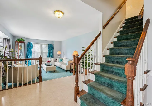 5th image of 12 Buttermilk Dr, New Windsor, NY 12553 | MLS# 999187