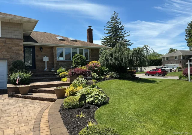 Homes for sale in Hempstead, NY | 909 Berkshire Dr, Hempstead, NY 11590 | MLS# 999206