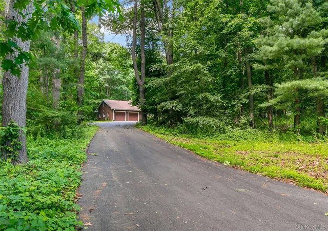 Homes for sale in Yorktown, NY | 2425 Evergreen St, Yorktown, NY 10598 | MLS# 999224