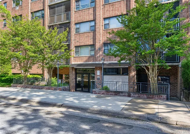 Homes for sale in North Hempstead, NY | 100 Clinton Ave #2Y, North Hempstead, NY 11501 | MLS# 999230