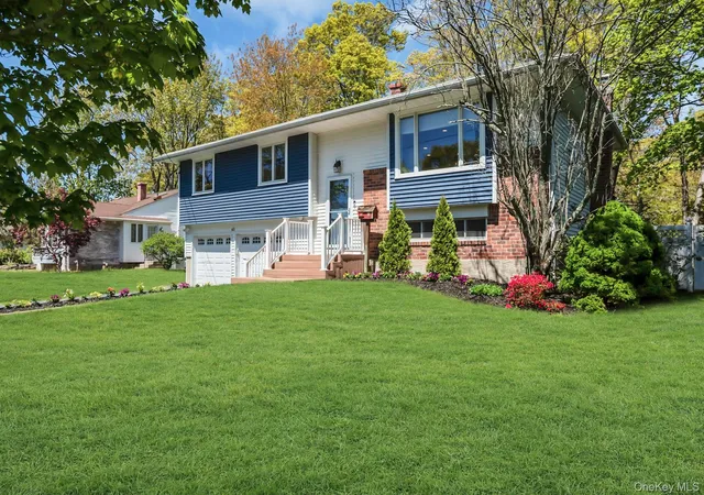 3rd image of 62 Craig Rd, Islip, NY 11752 | MLS# 999234