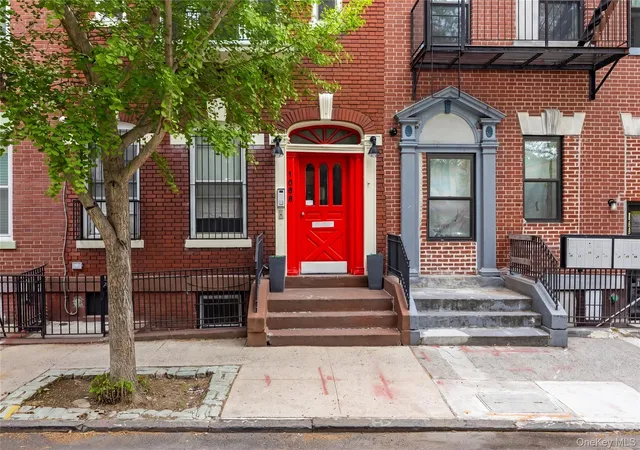 Photo 3 of House for sale at 1068 Walton Ave, Bronx, NY 10452 | MLS# 999243 | Listing updated on 2026-08-31