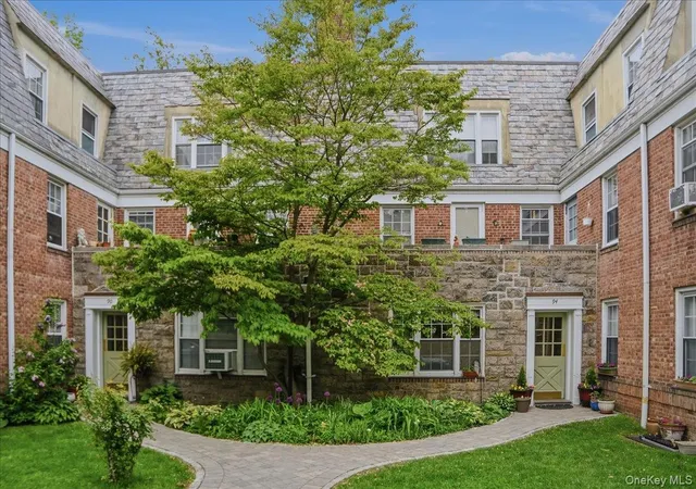 Listing Photo 4 - Condo for sale in building located at 94 Pinewood Rd, Greenburgh, NY 10522 - Unit #3D