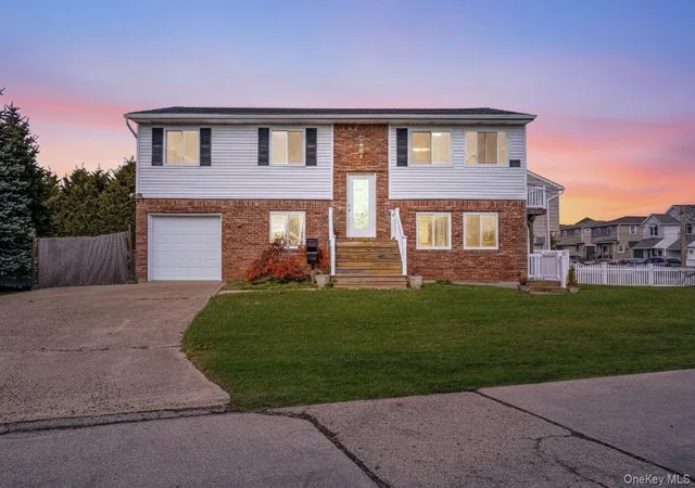 1st image of 4 Bay Pl, Lindenhurst, NY 11757 | MLS# 999254