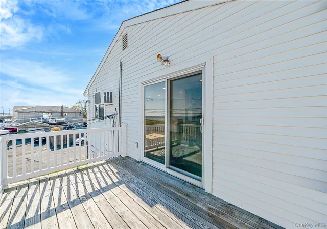 5th image of 4 Bay Pl, Lindenhurst, NY 11757 | MLS# 999254