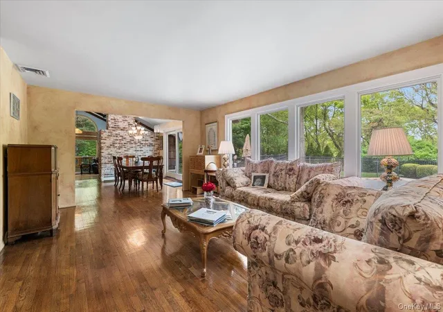 3rd image of 6 Apex Rd, Melville, NY 11747 | MLS# 999293