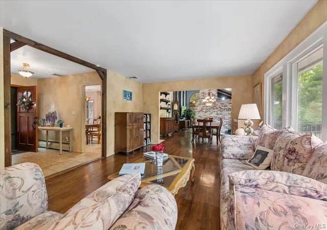 4th image of 6 Apex Rd, Melville, NY 11747 | MLS# 999293