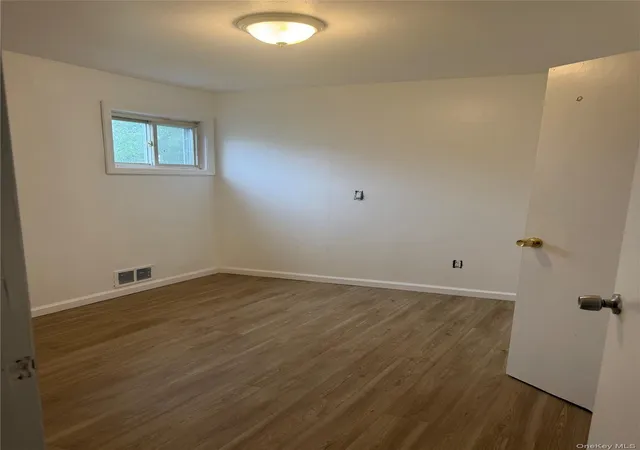 Photo 4 of Sale Pending at 49 Lincoln St, Elmont, NY 11003 | MLS# 999301 | Listing updated on 2026-08-15