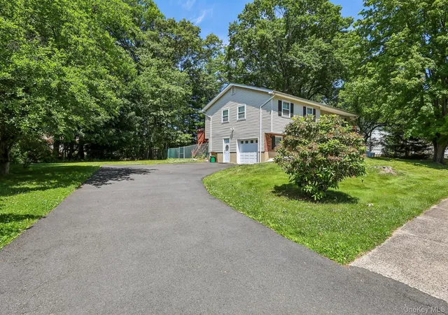 2nd image of 21 Baylor Rd, New City, NY 10956 | MLS# 999304