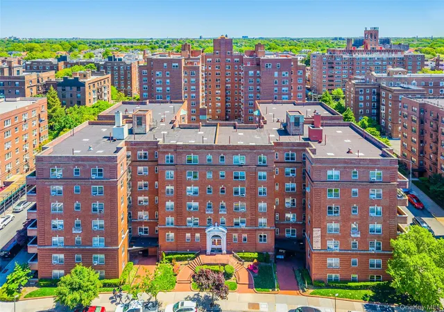 2nd image of The Thomas Jefferson, Forest Hills, NY 11375