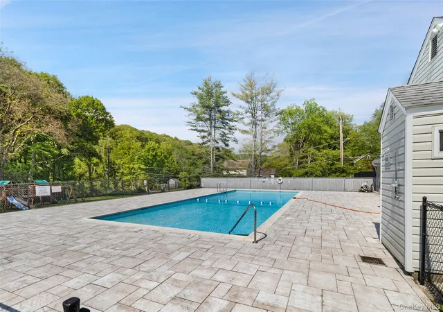 2nd image of 201 Holly Stream Ct, Southeast, NY 10509 | MLS# 999357