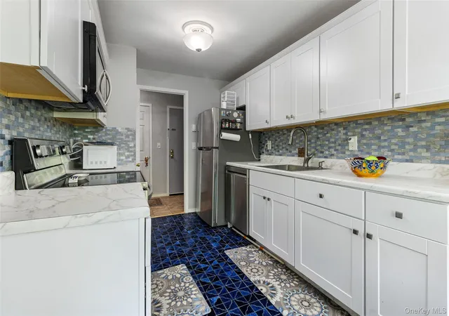 5th image of 201 Holly Stream Ct, Southeast, NY 10509 | MLS# 999357