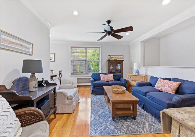 Homes for sale in North Hempstead, NY | 83 Edwards St #2A, North Hempstead, NY 11577 | MLS# 999371