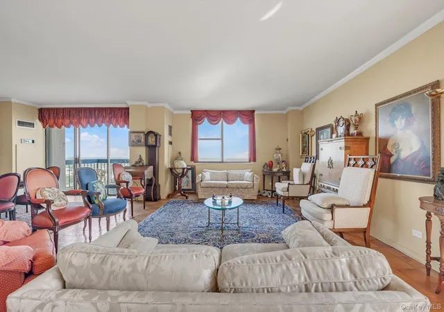 2nd image of 271-10 Grand Central Pkwy, New York, NY 11005