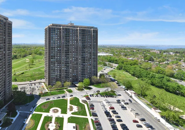 Photo 34 of Condo for sale at 271 10 Grand Central Pkwy #29V, Floral Park, NY 11005 | MLS# 999405 | Listing updated on 2026-05-27