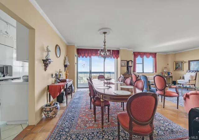 4th image of 271-10 Grand Central Pkwy, New York, NY 11005