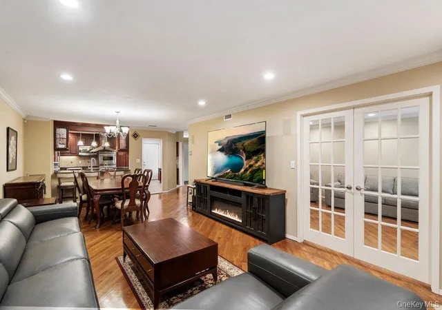 1st image of 109 Foxwood Dr, Oyster Bay, NY 11753 | MLS# 999479