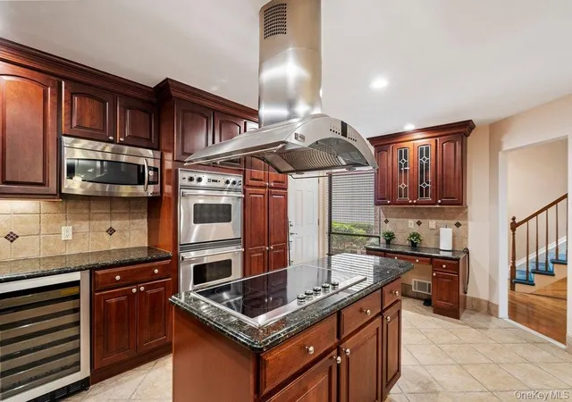 3rd image of 109 Foxwood Dr, Oyster Bay, NY 11753 | MLS# 999479