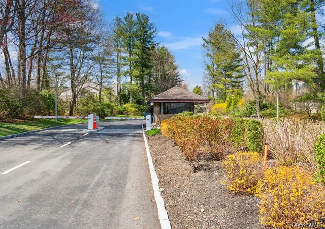 2nd image of 109 Foxwood Dr, Oyster Bay, NY 11753