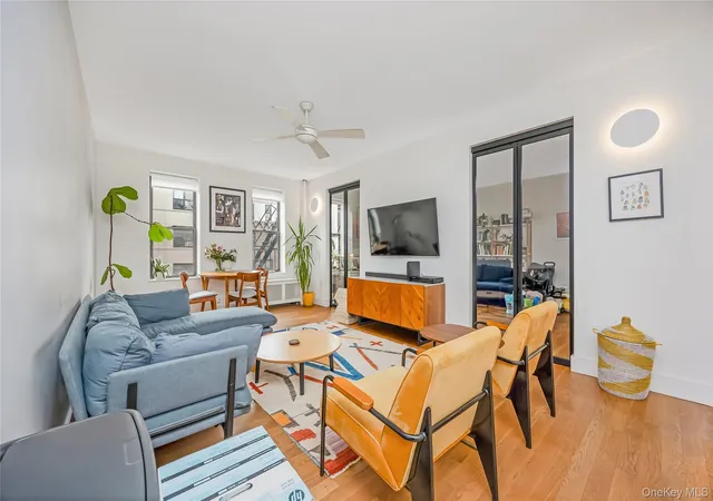 2nd image of 35 Crown St, New York, NY 11225
